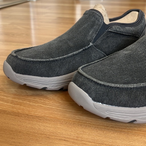 Skechers Men’s Slip-On - Picture 12 of 15